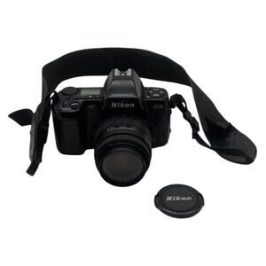Nikon VINTAGE 1991 N8008S Black Camera- SIGMA 28-70 mm Lens & Strap Discontinued
